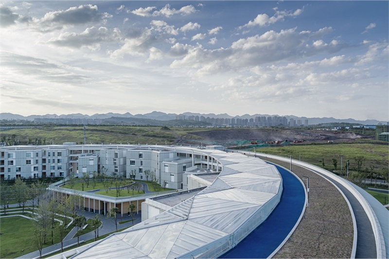 1574047953228414.jpg h1-屋顶跑道(Rooftop path).范翌.jpg