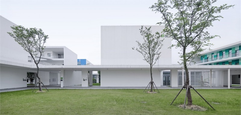 007-小学-主庭院2