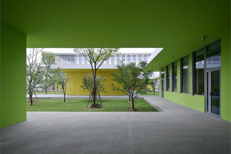 015-中学-庭院