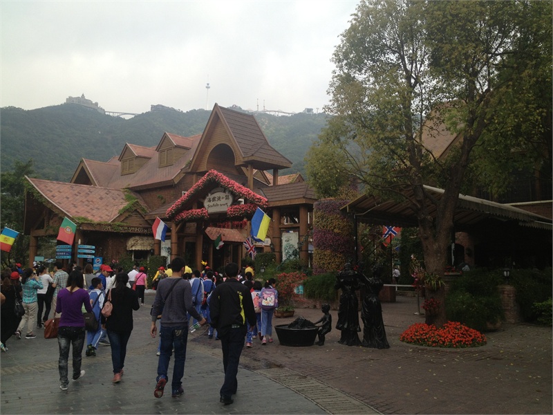 ↑2013-03-13 厂商:Apple� 型号:iPhone 4S� 光圈:F/2.4 曝光:1/1082s ISO:50 焦距:4.28mm
